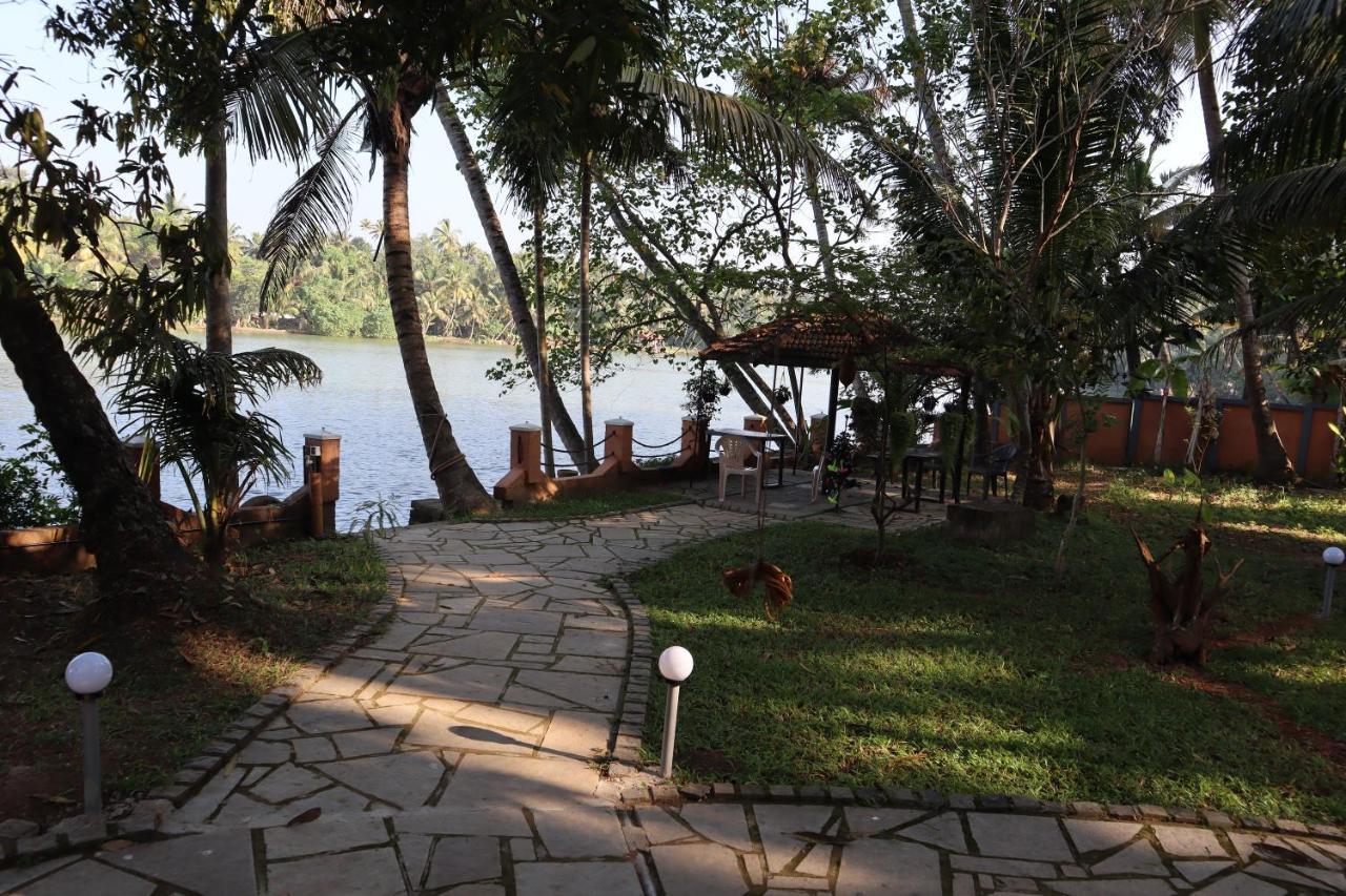 Greenchromide Homestays Mundrothuruth Exterior photo